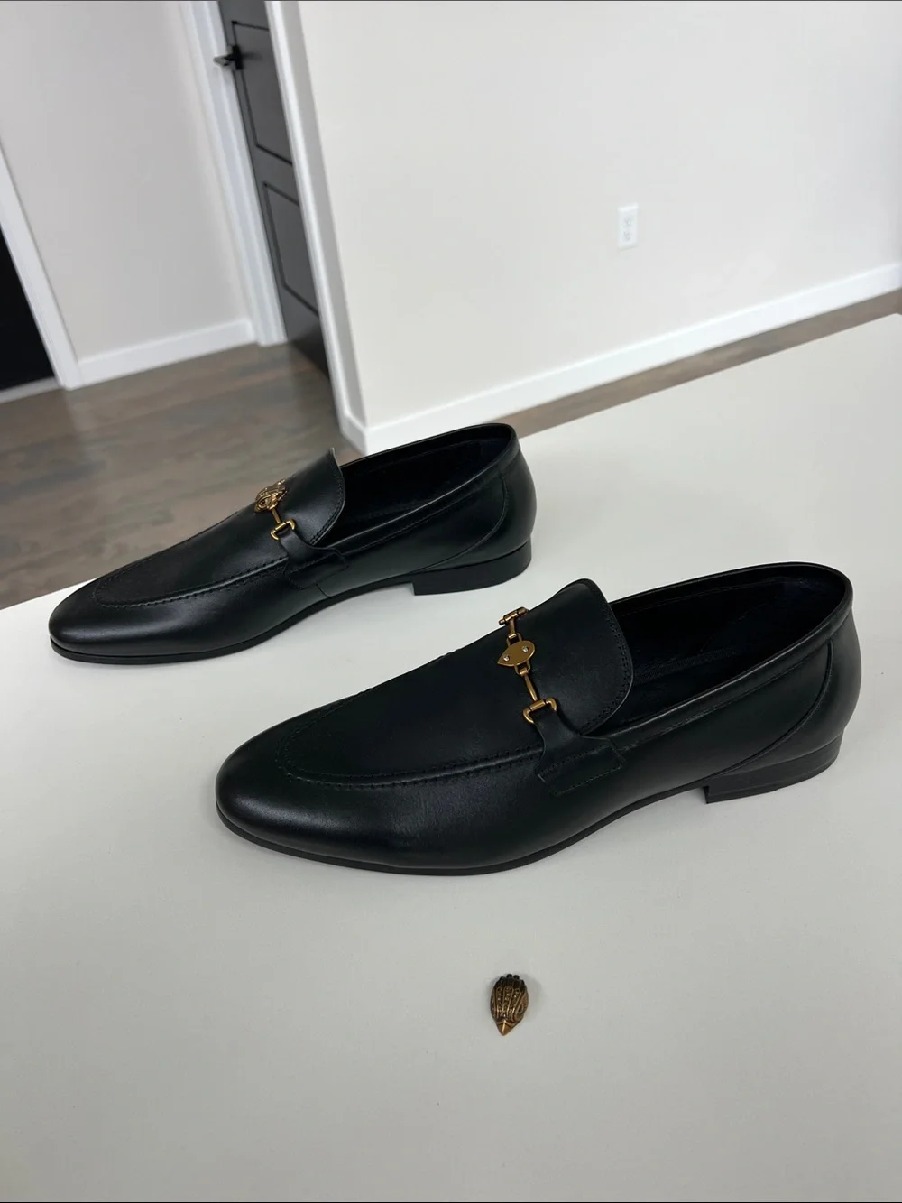 Kurt Geiger london alistair bit black leather loafers men’s size 10.5 broken